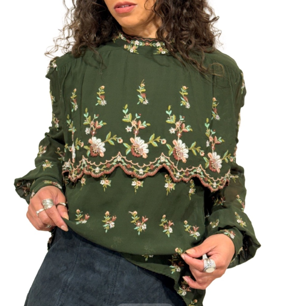 NWOT ZARA Prairie Cottagecore
Green Floral Embroidered Sheer
Blouse L